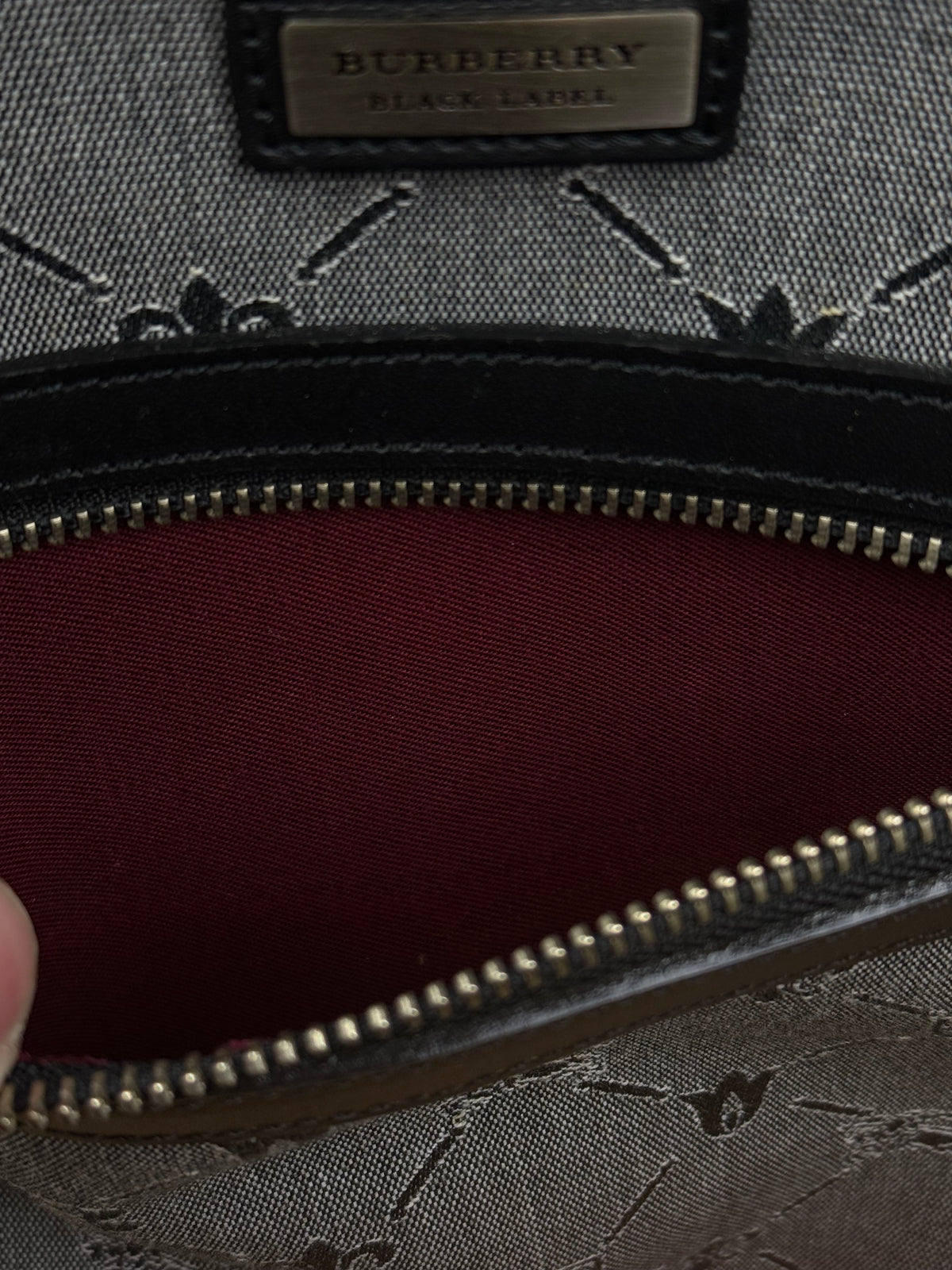 vintage Burberry Black Label slingbag
