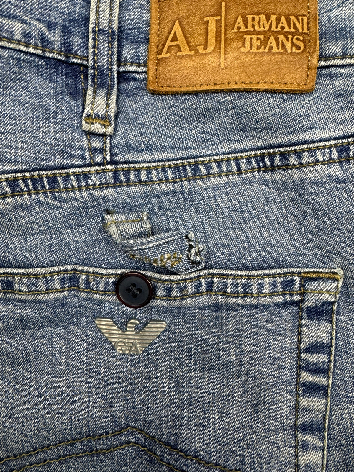 vintage Armani jeans {M}