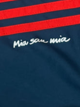 Cargar imagen en el visor de la galería, vintage Adidas Fc Bayern Munich UCL trainingjersey {S}
