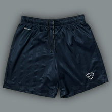 Load image into Gallery viewer, vintage Nike shorts {S}
