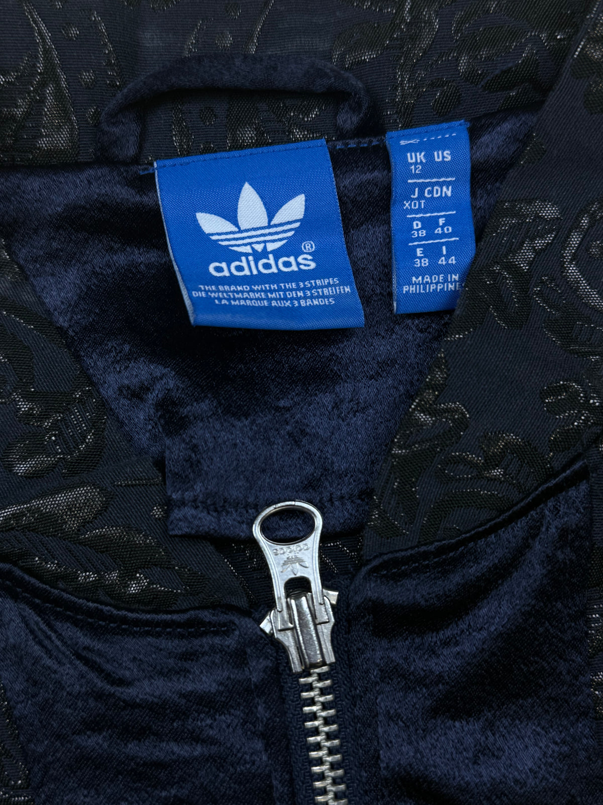 vintage Adidas windbreaker {XS}