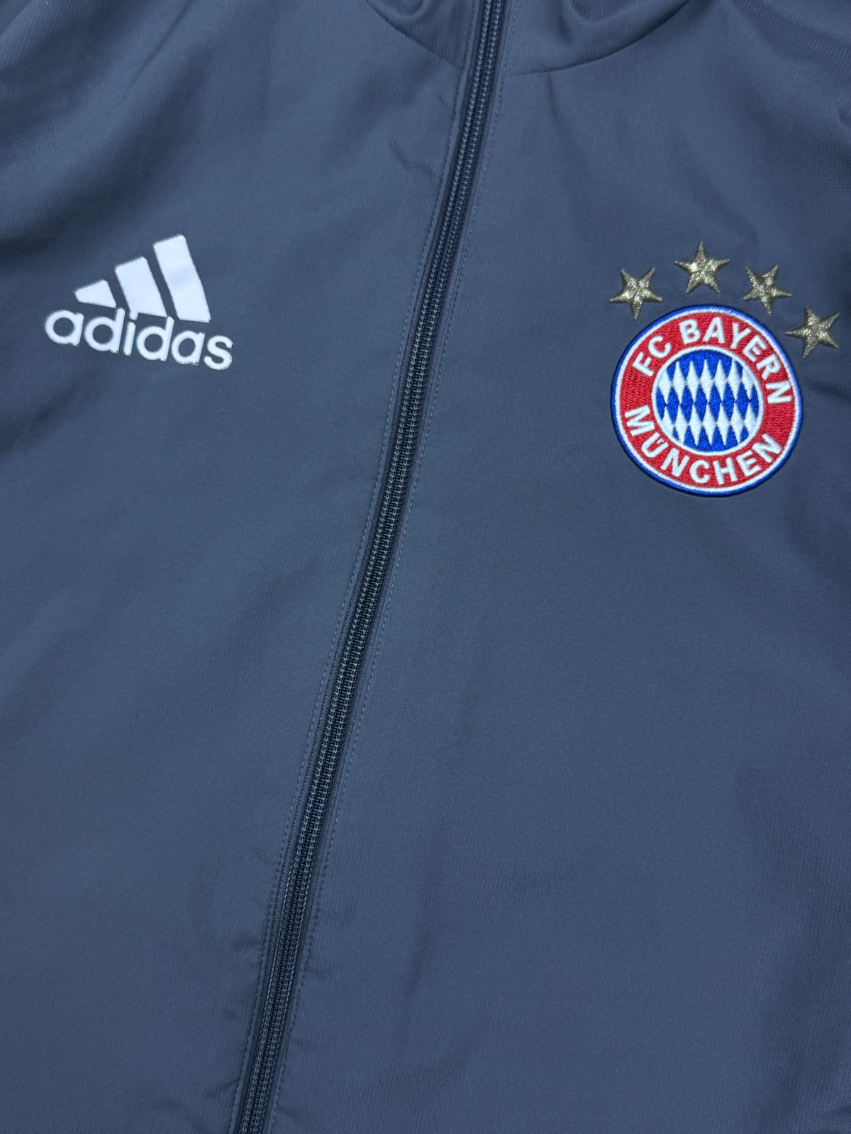 vintage Adidas Fc Bayern Munich windbreaker {S}