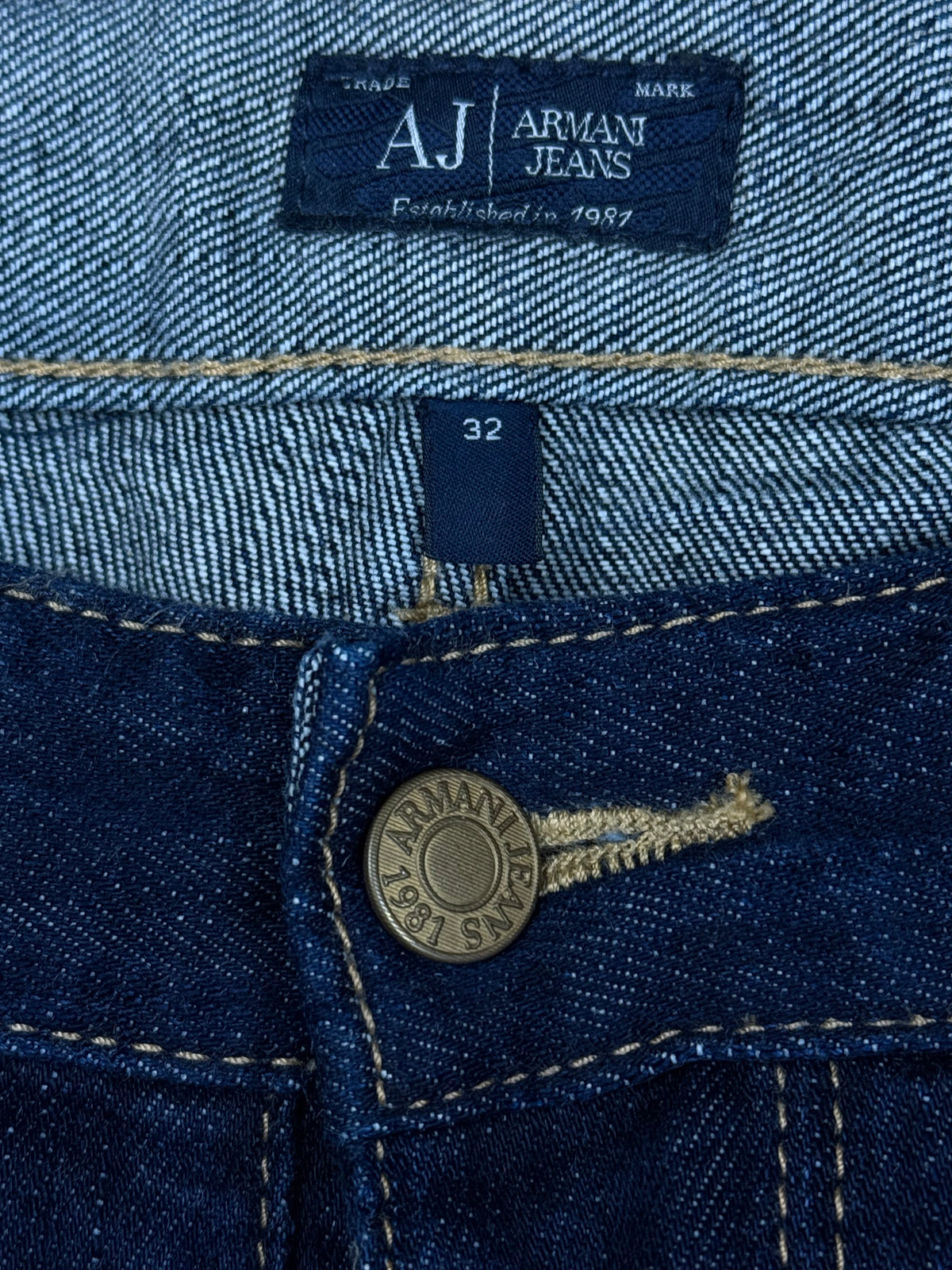 vintage Armani jeans {M}