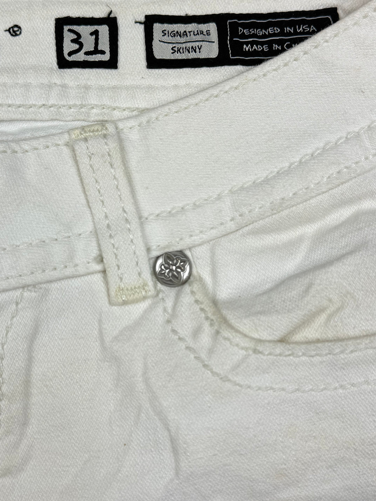 vintage Miss Me jeans {M}