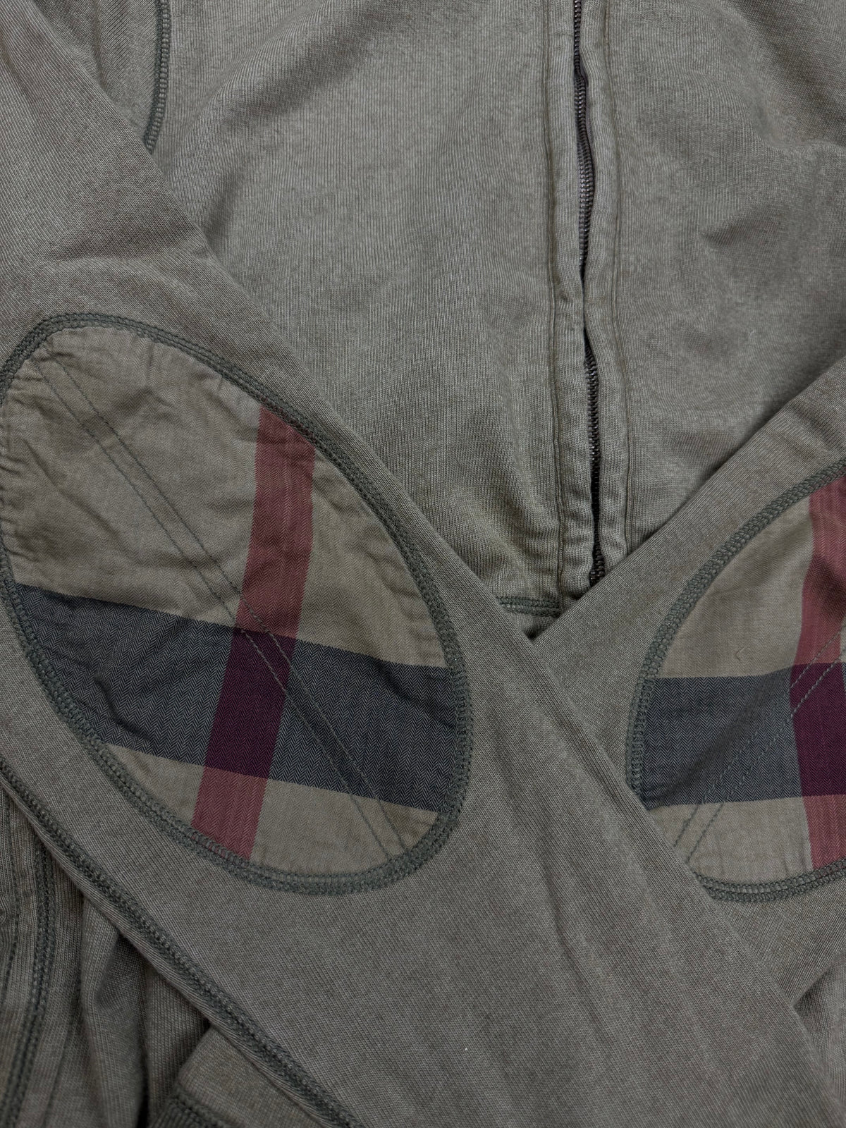 vintage Burberry sweatjacket {XL}