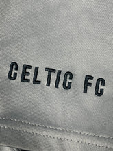 Lade das Bild in den Galerie-Viewer, vintage Nike Fc Celtic trainingjersey {XL}
