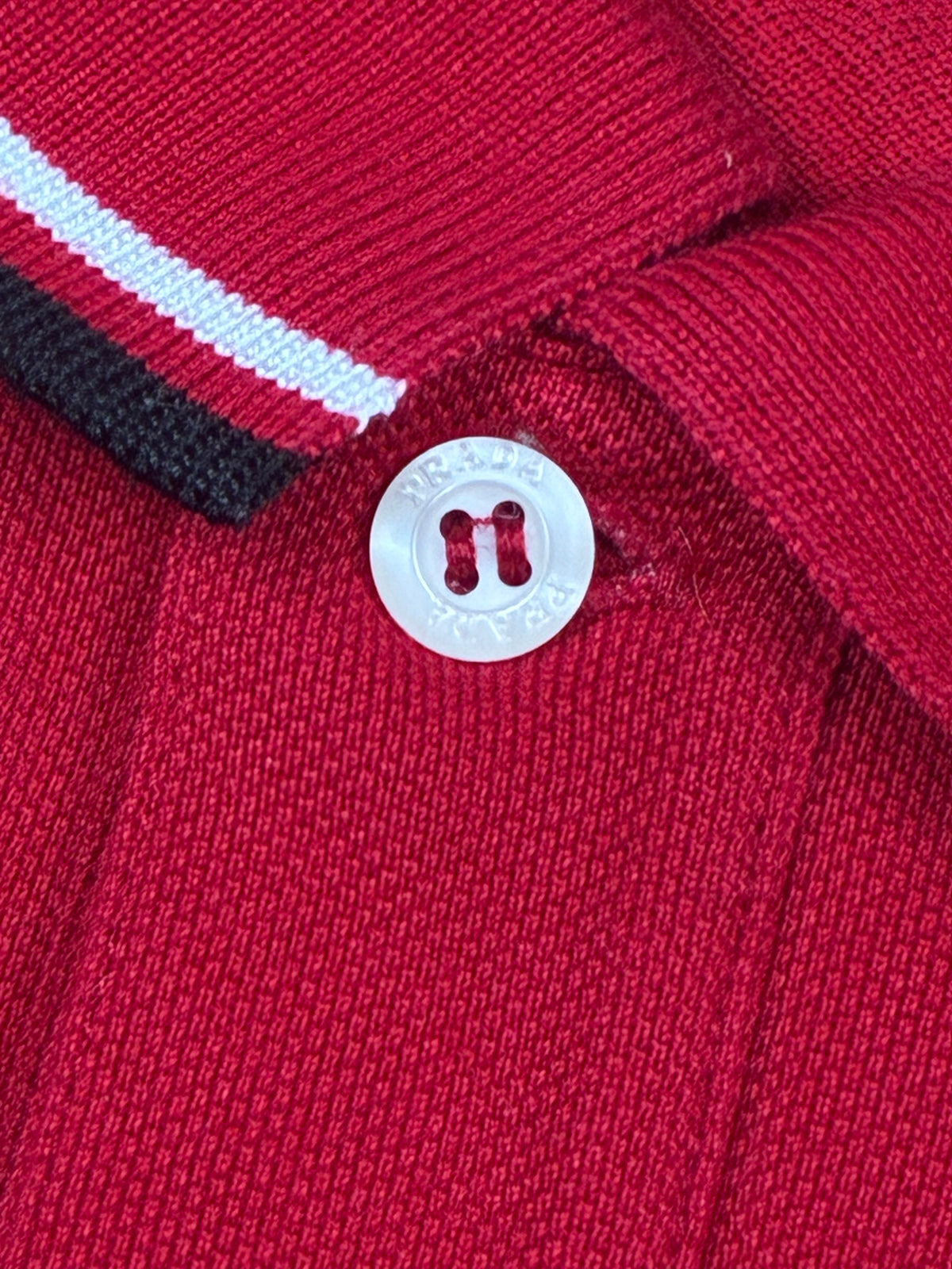 red Prada polo {M}