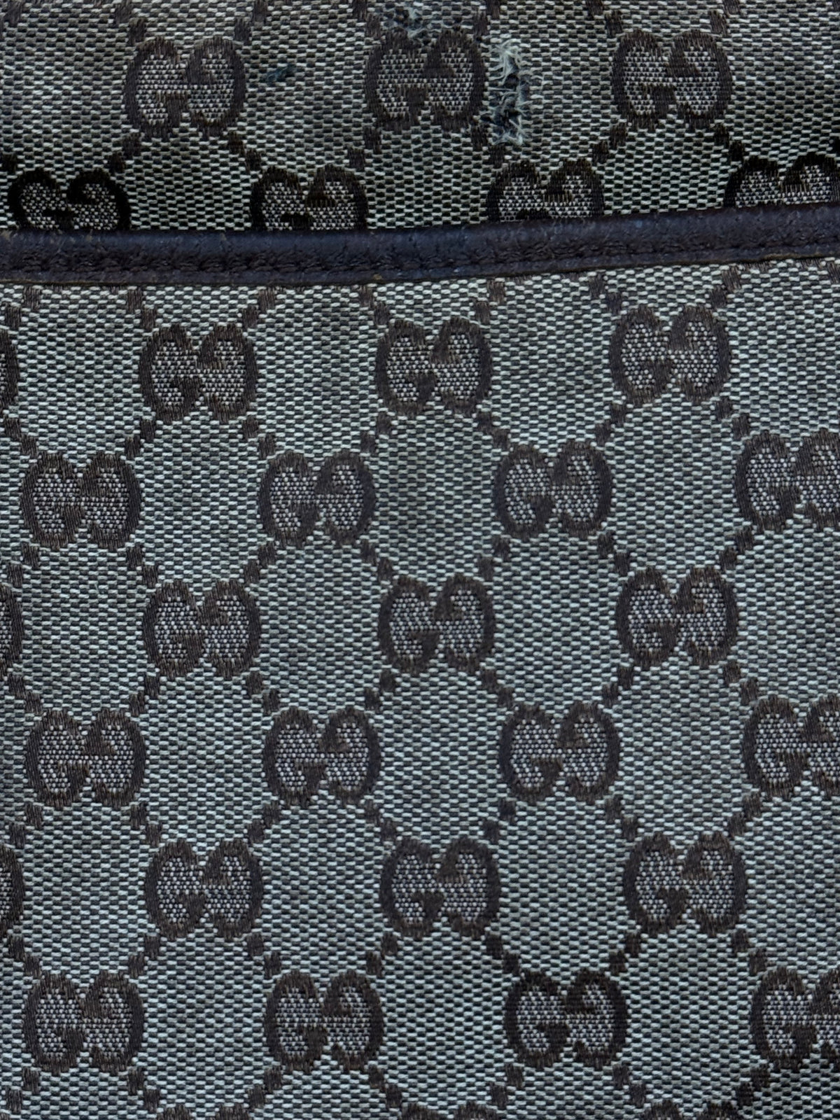 vintage Gucci slingbag