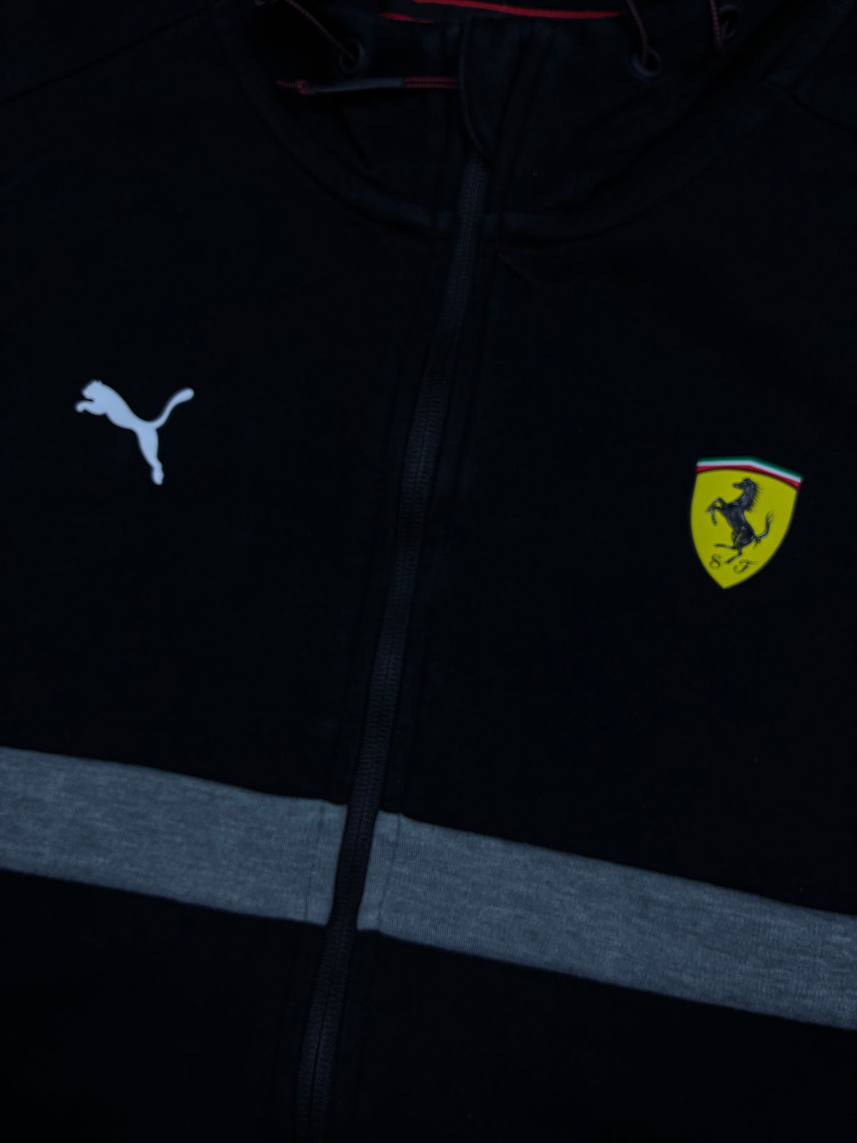 vintage Puma Ferrari sweatjacket {L}
