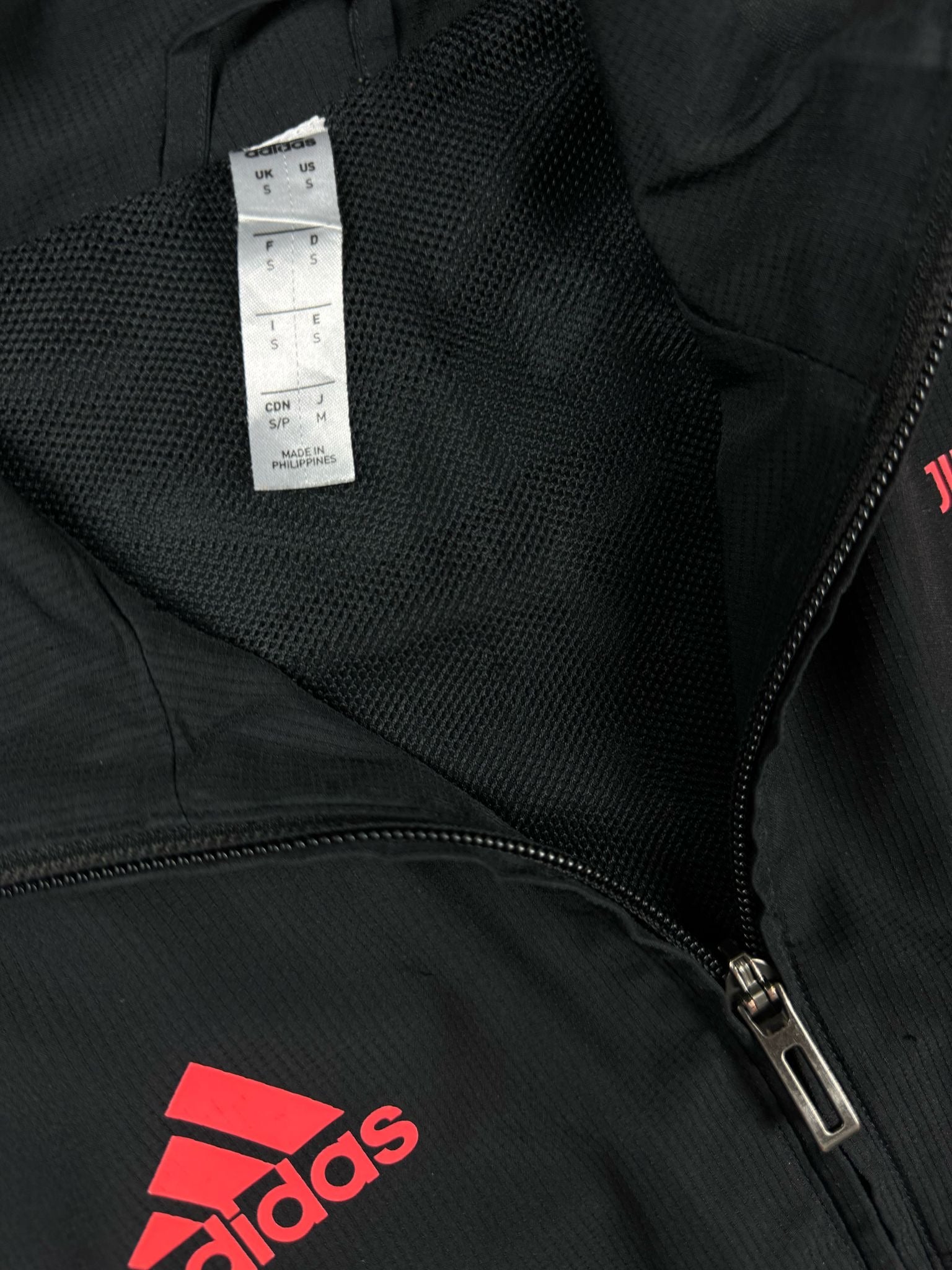 black Adidas Juventus Turin windbreaker {S}