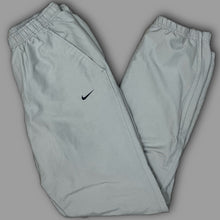 Lade das Bild in den Galerie-Viewer, vintage grey Nike trackpants {S}
