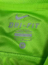 Carregar imagem no visualizador da galeria, vintage Nike Portugal trainingjersey {M}
