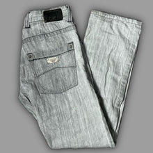 Carregar imagem no visualizador da galeria, vintage Emporio Armani jeans {M}
