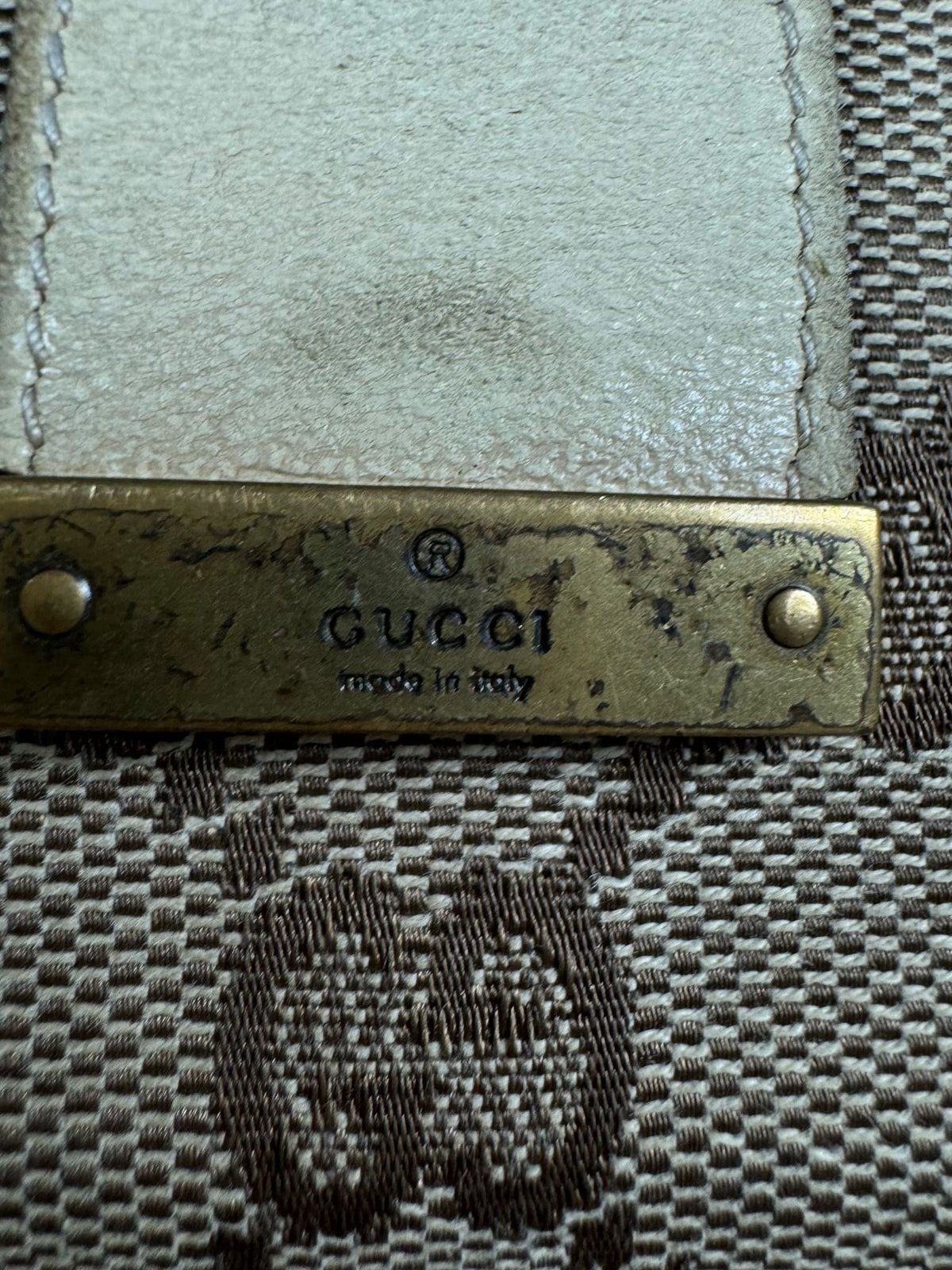 vintage Gucci keyholder