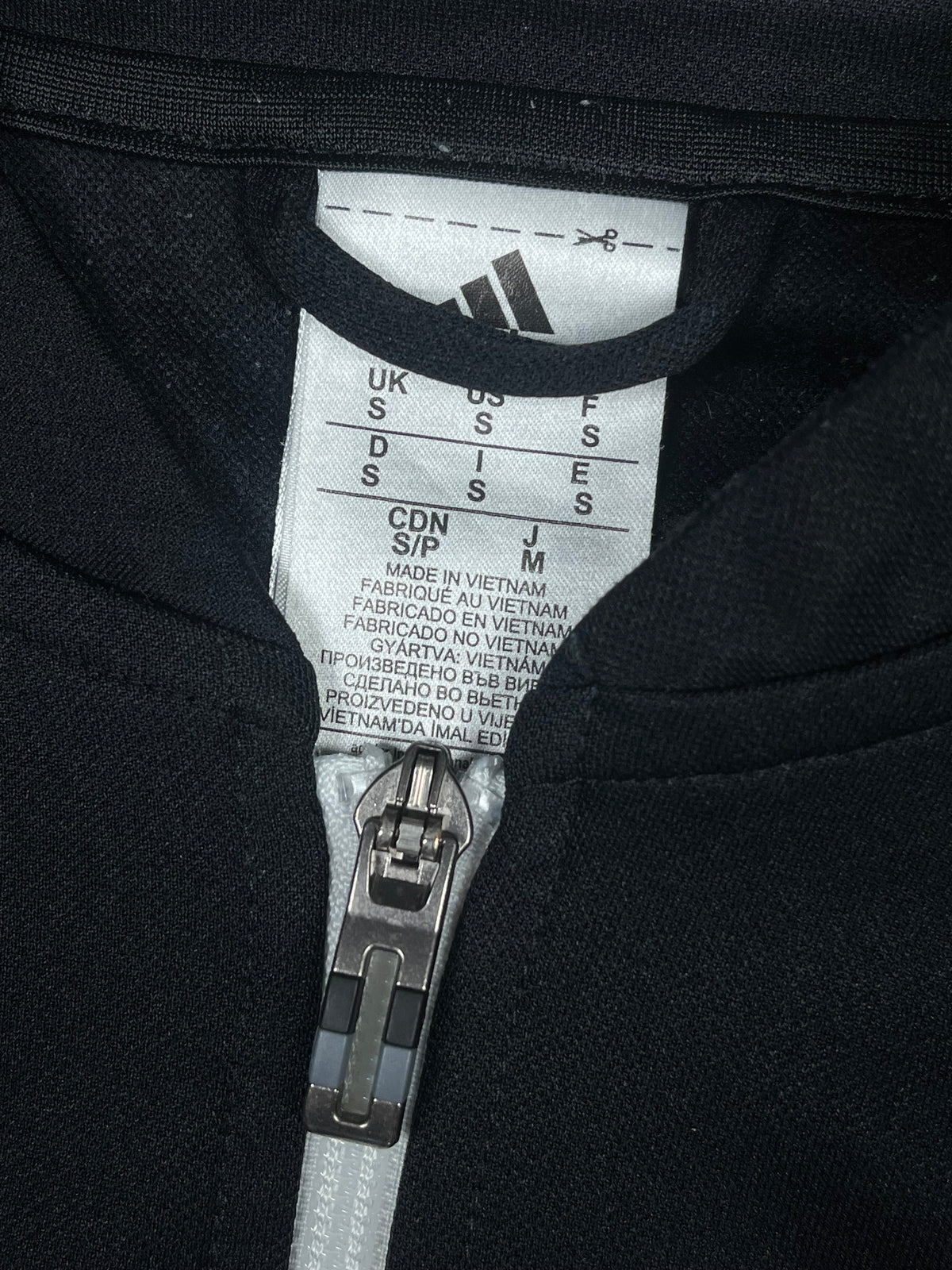 black Adidas Juventus Turin trackjacket {S}