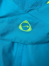 Cargar imagen en el visor de la galería, vintage Nike Fc Barcelona windbreaker {M-L}
