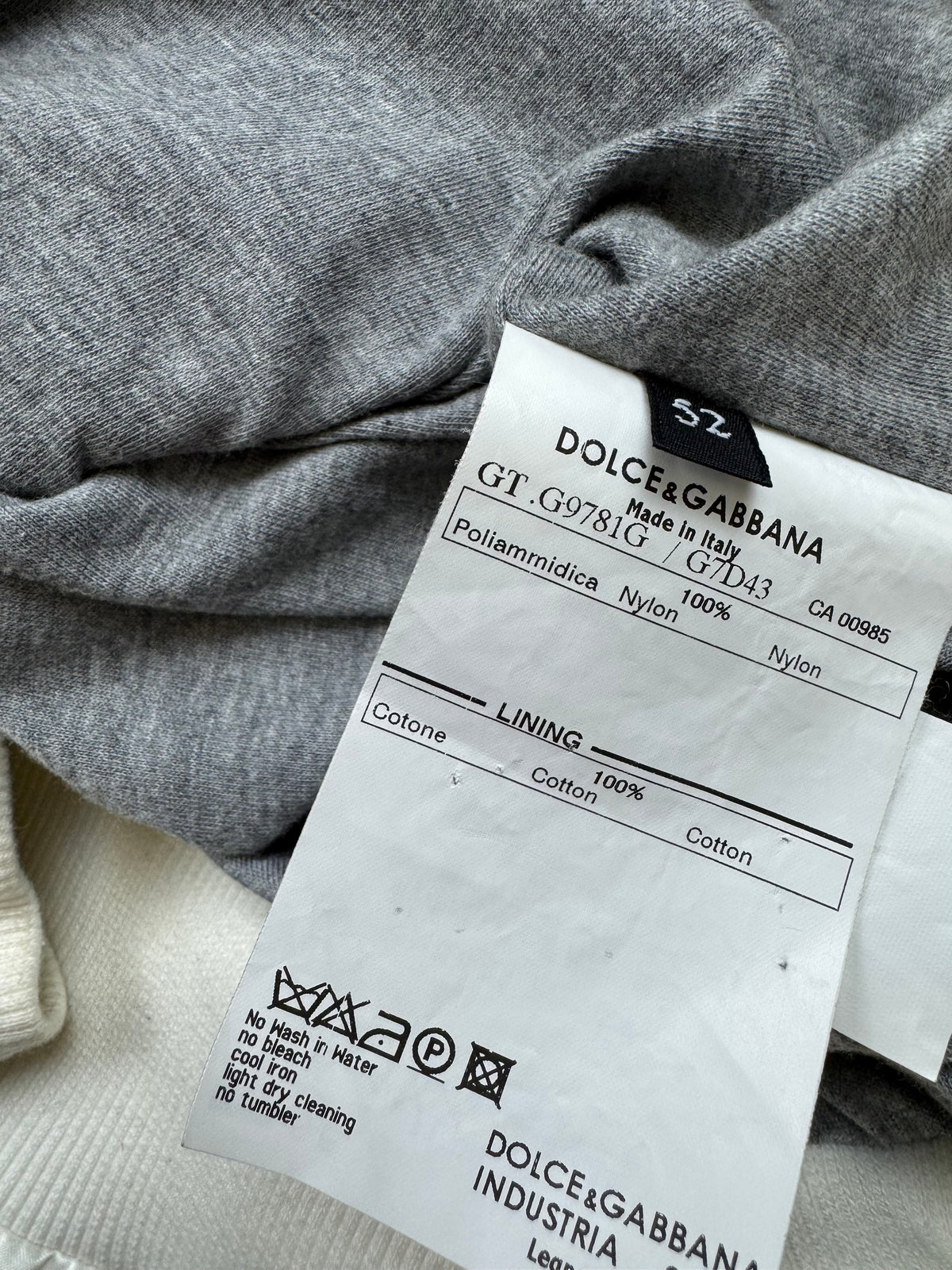 vintage Dolce & Gabbana windbreaker {M}