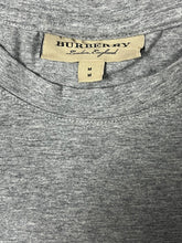 Lade das Bild in den Galerie-Viewer, vintage Burberry t-shirt {M}
