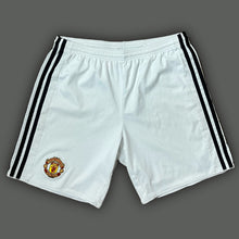 Cargar imagen en el visor de la galería, vintage Adidas Manchester United shorts {S}
