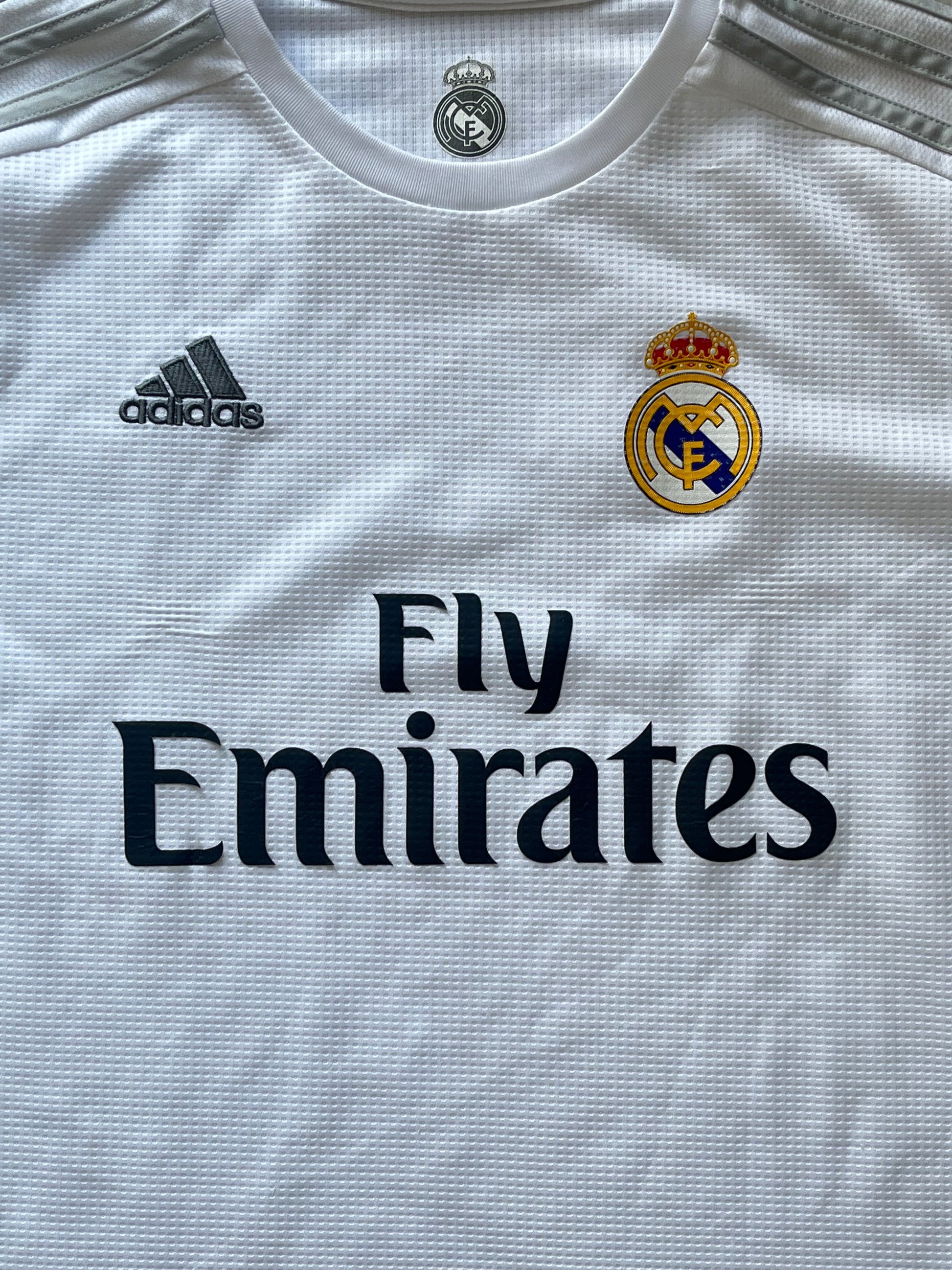 white Adidas Real Madrid 2015-2016 home jersey {L}