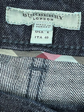 Charger l&#39;image dans la galerie, vintage Burberry jeans {S}
