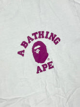 Lade das Bild in den Galerie-Viewer, vintage BAPE a bathing ape t-shirt {L}
