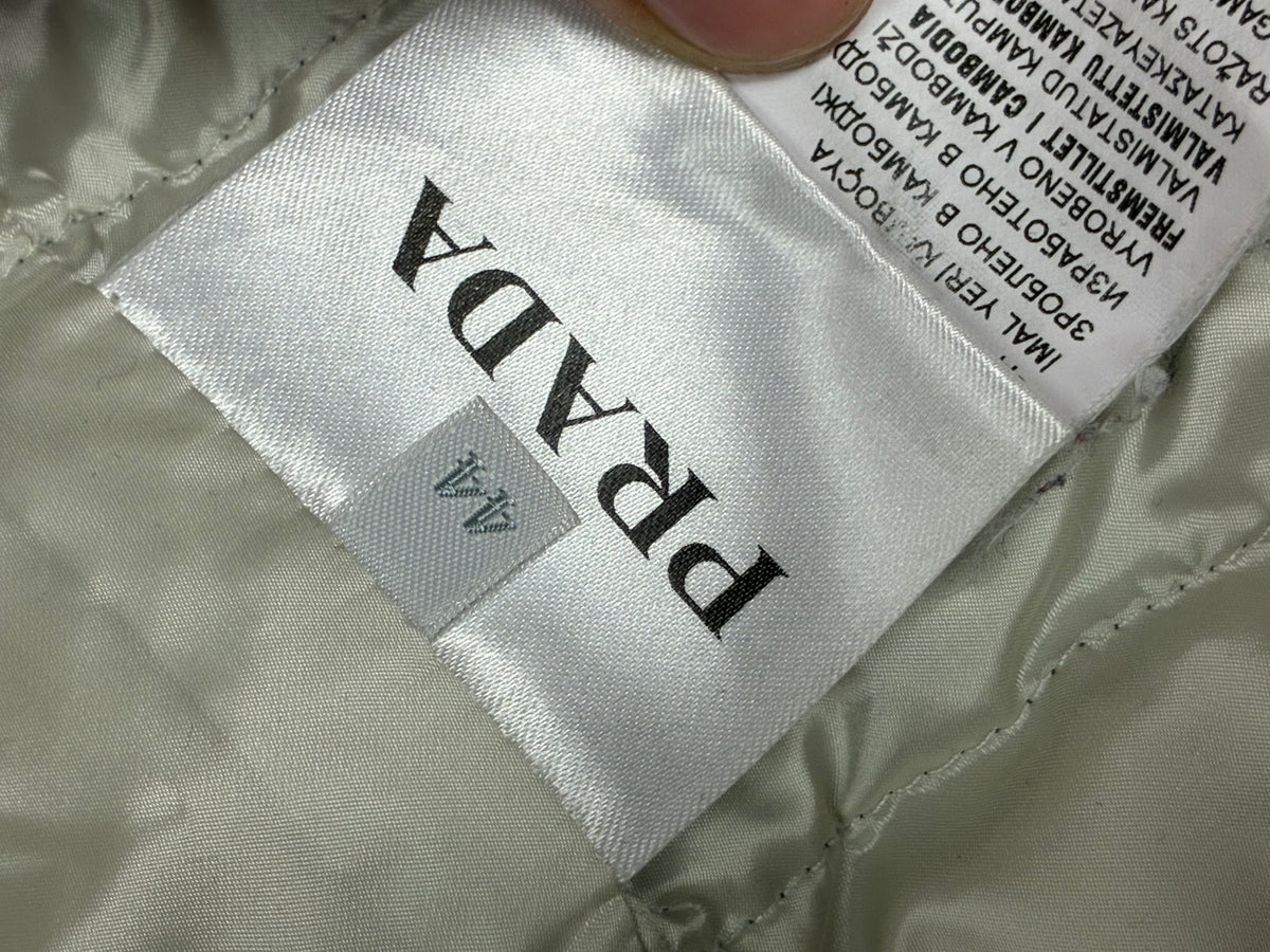 dark green Prada pufferjacket {XS}