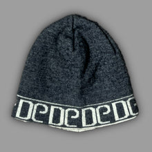 Charger l&#39;image dans la galerie, vintage Dolce &amp; Gabbana beanie
