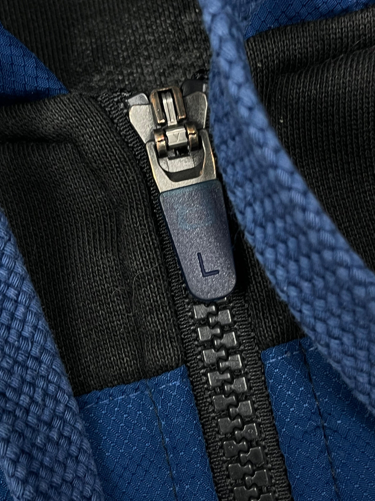 blue Lacoste sweatjacket {XXL}