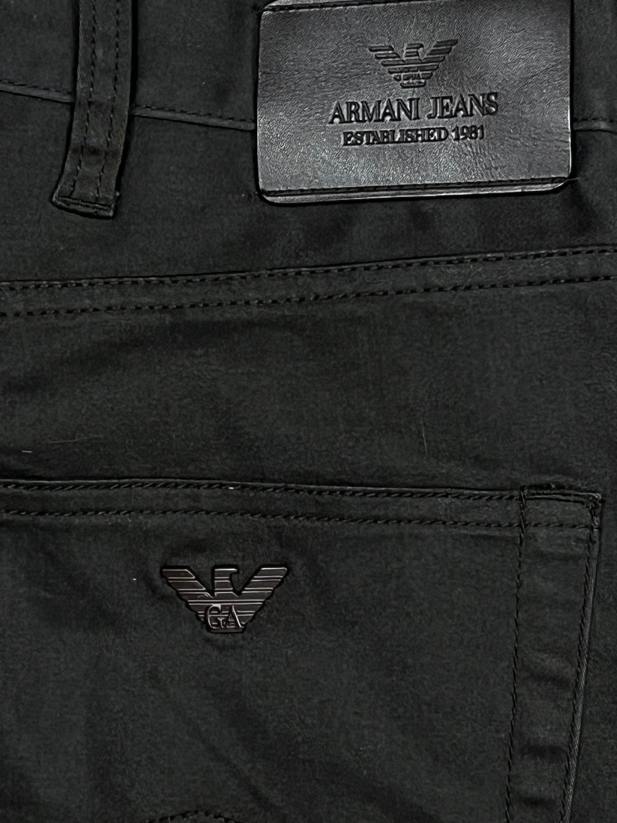 vintage Armani jeans {M}