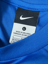 Cargar imagen en el visor de la galería, vintage Nike BRASIL jersey {L}
