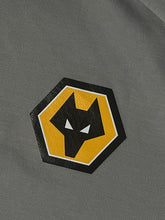 Lade das Bild in den Galerie-Viewer, grey Adidas Wolverhampton Wanderers polo {M}
