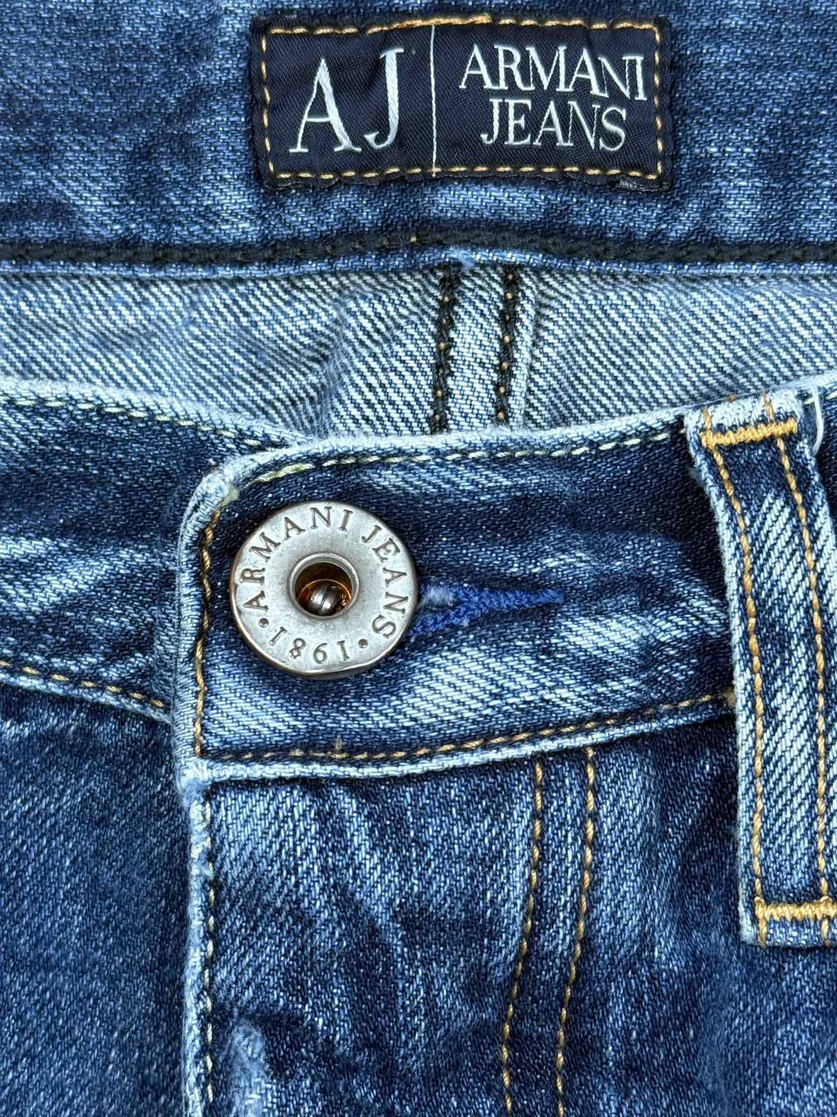 vintage Armani jeans {S}