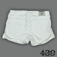 Carregar imagem no visualizador da galeria, vintage True Religion shorts {M}
