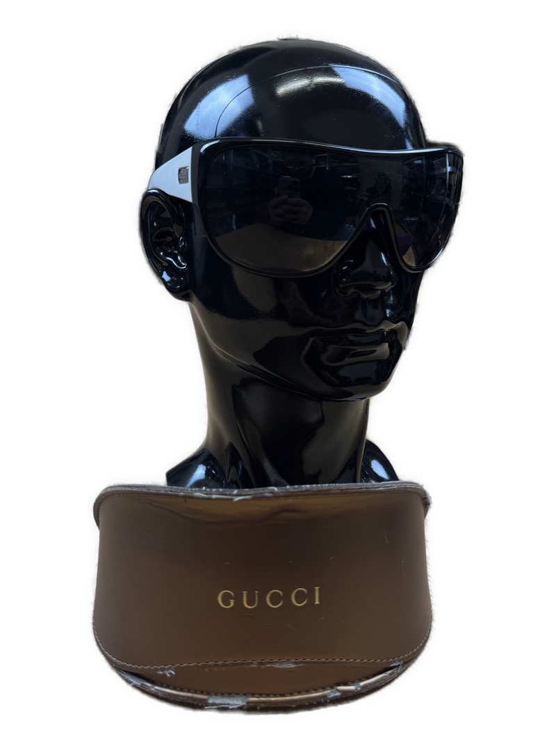 vintage women Gucci sunglasses