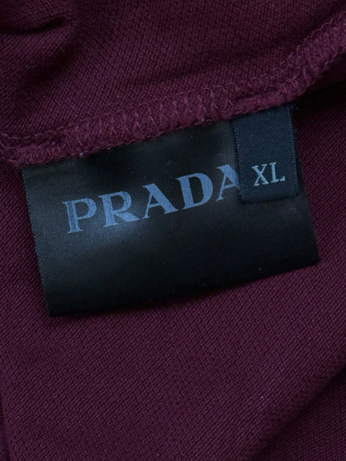 bordeaux Prada polo {XL}