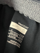 Carica l&#39;immagine nel visualizzatore di Gallery, vintage Nike trackpants {S}
