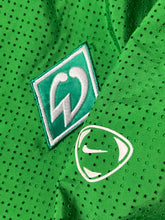 Cargar imagen en el visor de la galería, vintage Nike Werder Bremen windbreaker {S}
