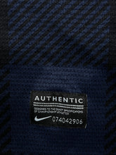 Cargar imagen en el visor de la galería, vintage Nike Manchester United 2013-2014 away jersey {L}
