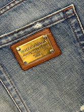 Cargar imagen en el visor de la galería, vintage Dolce &amp; Gabbana jeans {XL}
