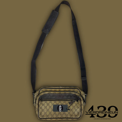 vintage Gucci slingbag