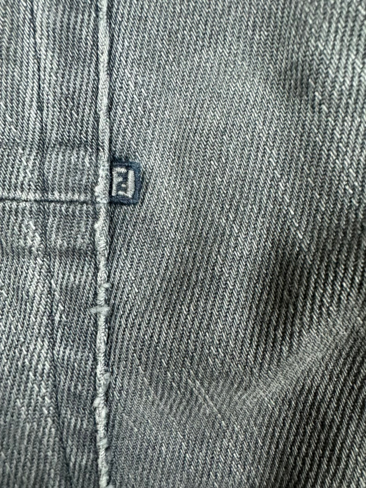 vintage Fendi jeans {M}