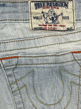 Carica l&#39;immagine nel visualizzatore di Gallery, vintage True Religion shorts {S}
