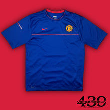 Carregar imagem no visualizador da galeria, vintage Nike Manchester United trainingjersey {L}
