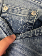 Carregar imagem no visualizador da galeria, vintage True Religion jeans DSWT {XL}
