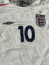 Load image into Gallery viewer, vintage Umbro England OWEN10 2006 home jersey {M}
