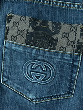 Carica l&#39;immagine nel visualizzatore di Gallery, vintage Gucci jeans {M}
