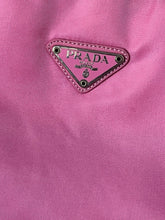 Lade das Bild in den Galerie-Viewer, vintage pink Prada shoulderbag
