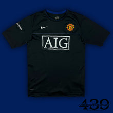 Carregar imagem no visualizador da galeria, vintage Nike Manchester United trainingjersey {S}
