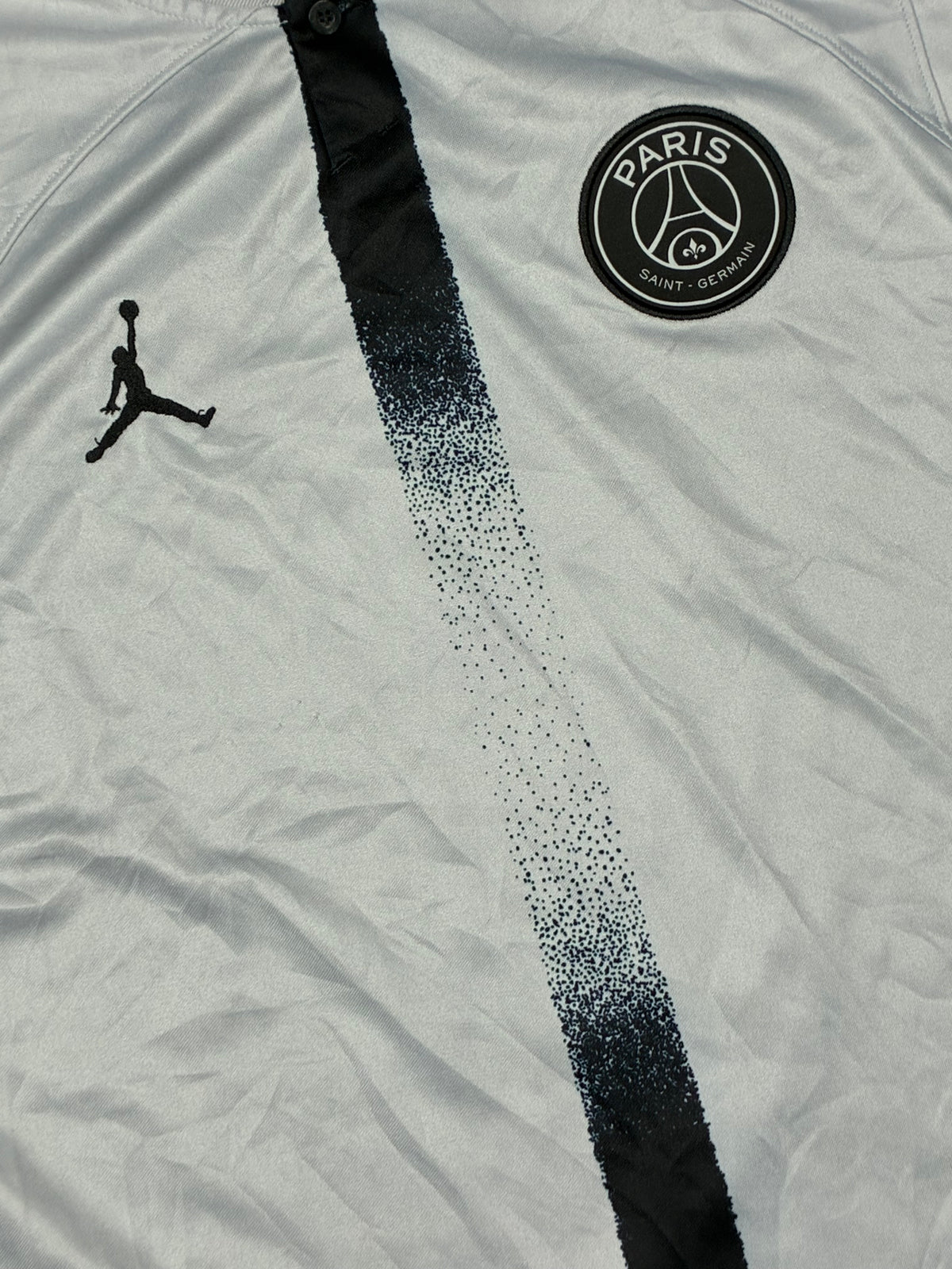 grey Jordan PSG Paris Saint Germain jersey {M}